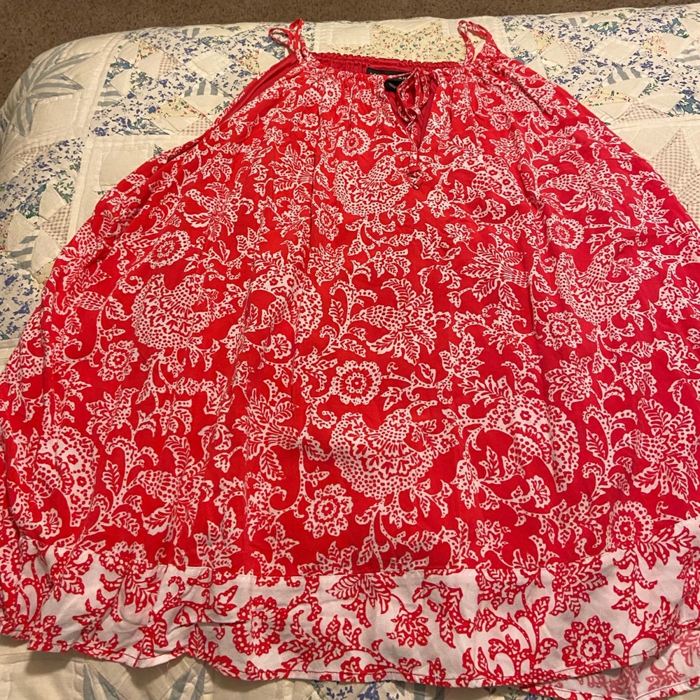 Pull out your white cutoff jean shorts! I’ve got a great top for them!